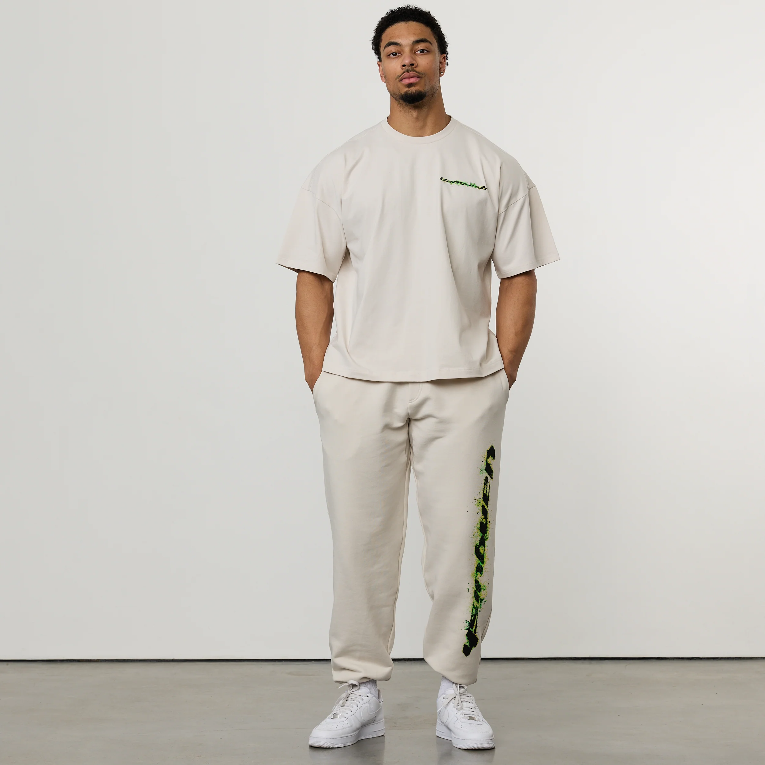 ACID OFF WHITE OVERSIZED SWEATPANTS - Image 4