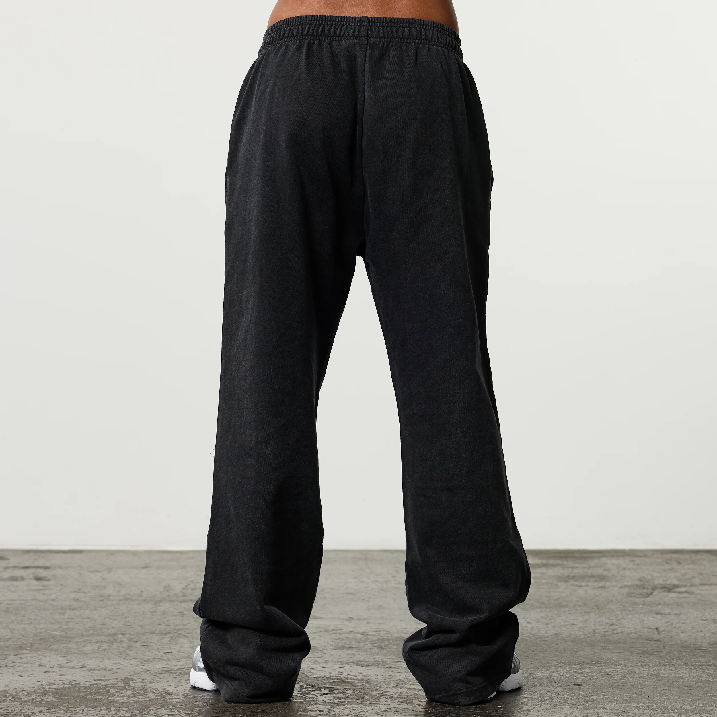 BUBBLE BLACK PETITE STRAIGHT LEG SWEATPANTS - Image 2