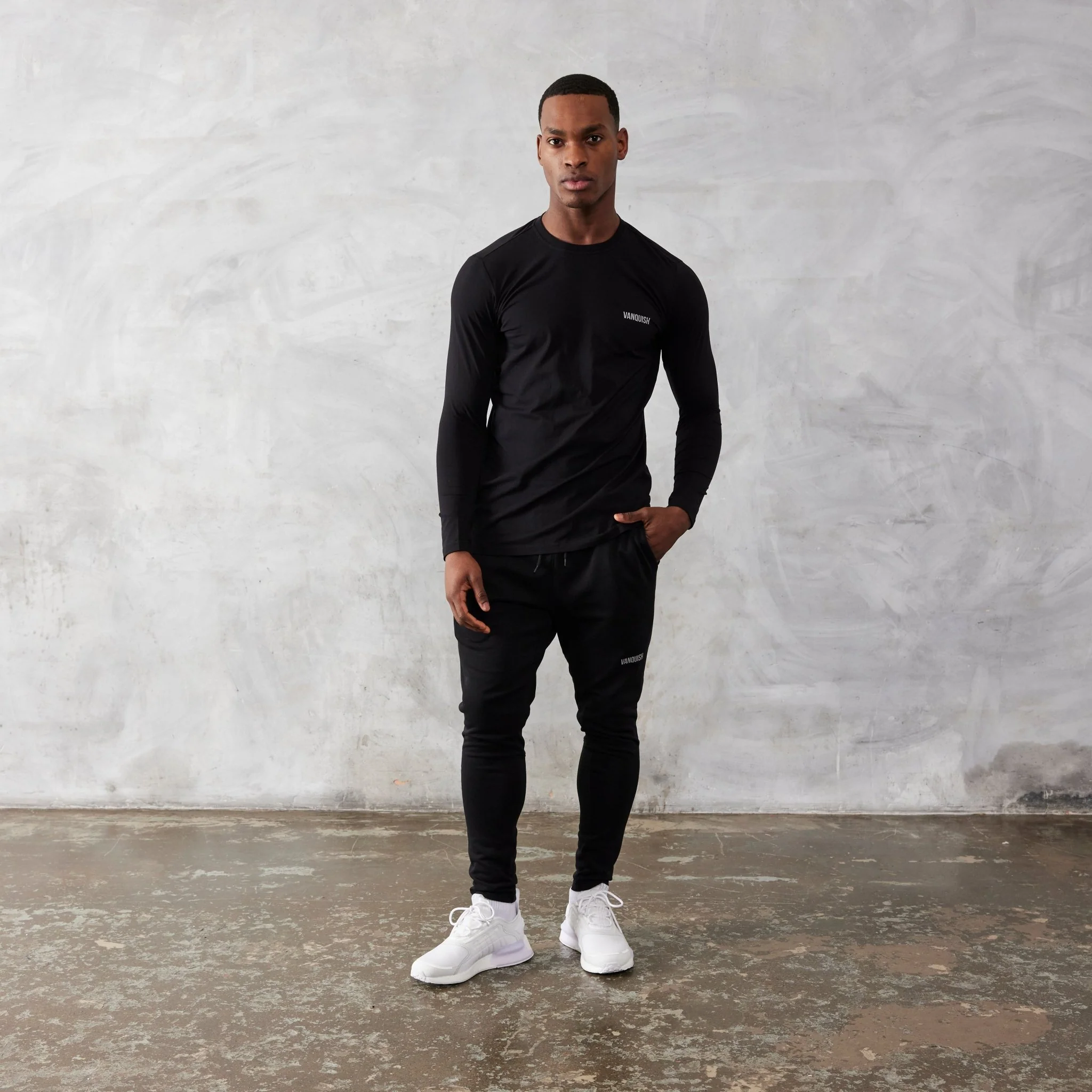 Vanquish Essential Black Tapered Fit Sweatpants - Image 5