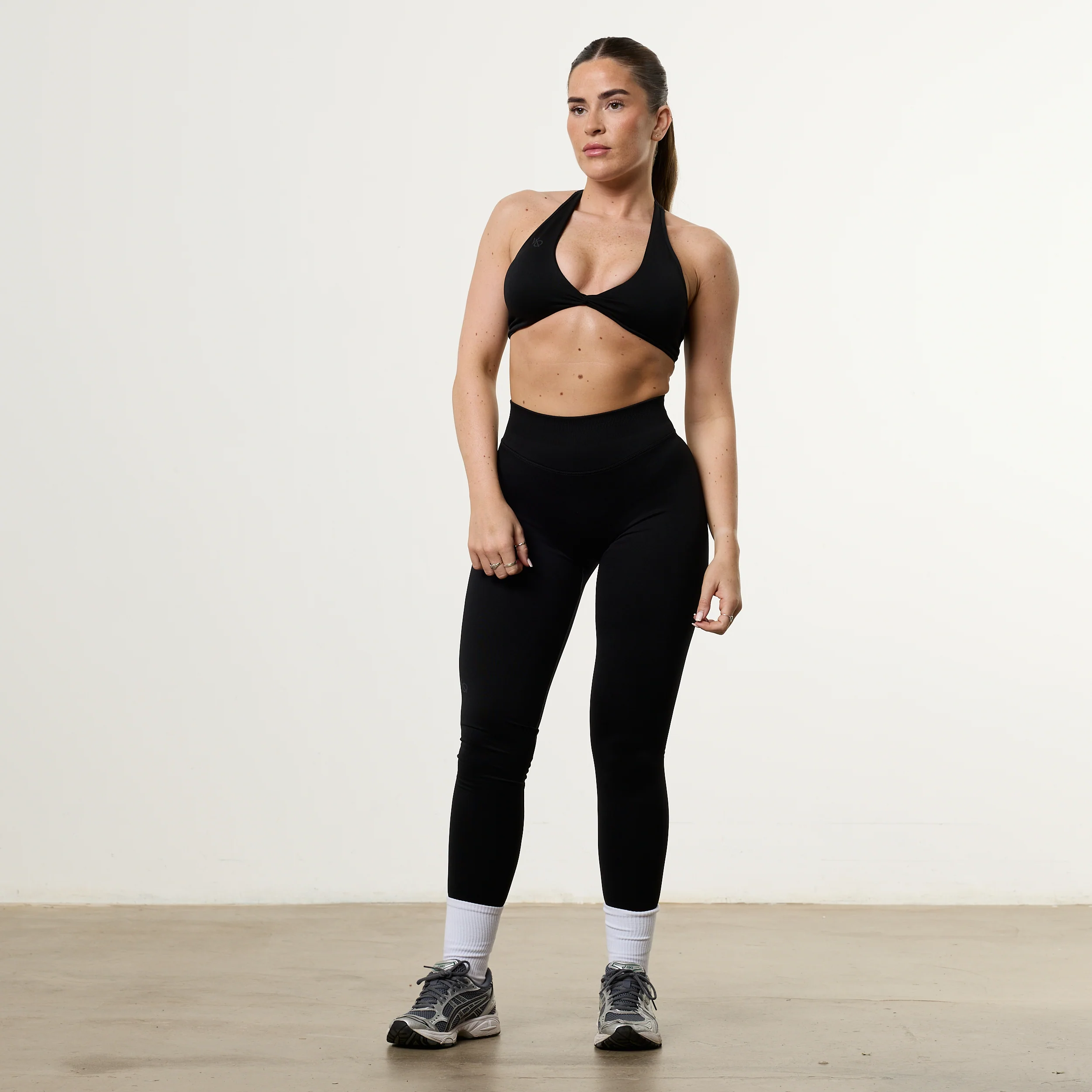 Vanquish Elevate V2 Black Seamless Scrunch Leggings - Image 3