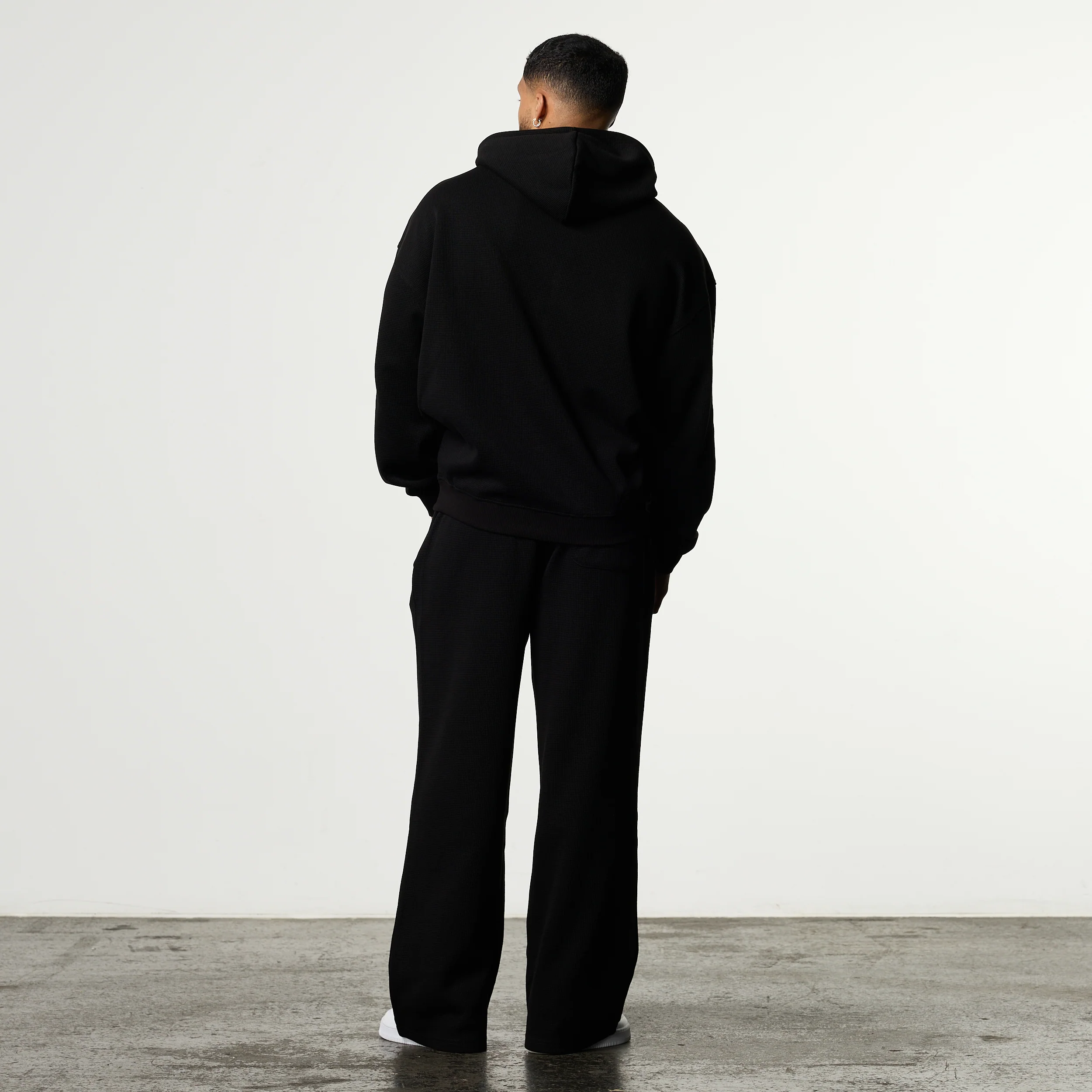WAFFLE BLACK STRAIGHT LEG SWEATPANTS - Image 5